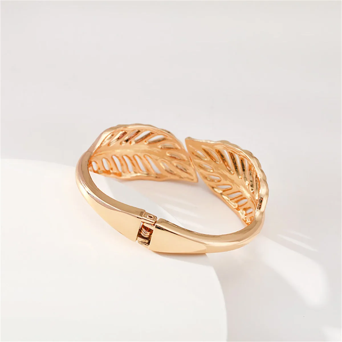 18K Gold-Plated Leaves Hinged Bypass Bangle