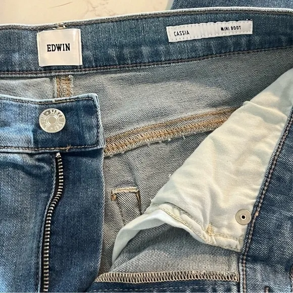 Anthropologie Edwin Cassia Mini Boot Jeans 29