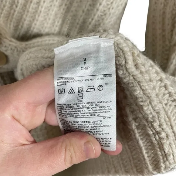 Banana Republic Oversized Cable Knit Wool/Alpaca Blend Cardigan in Beige Size S