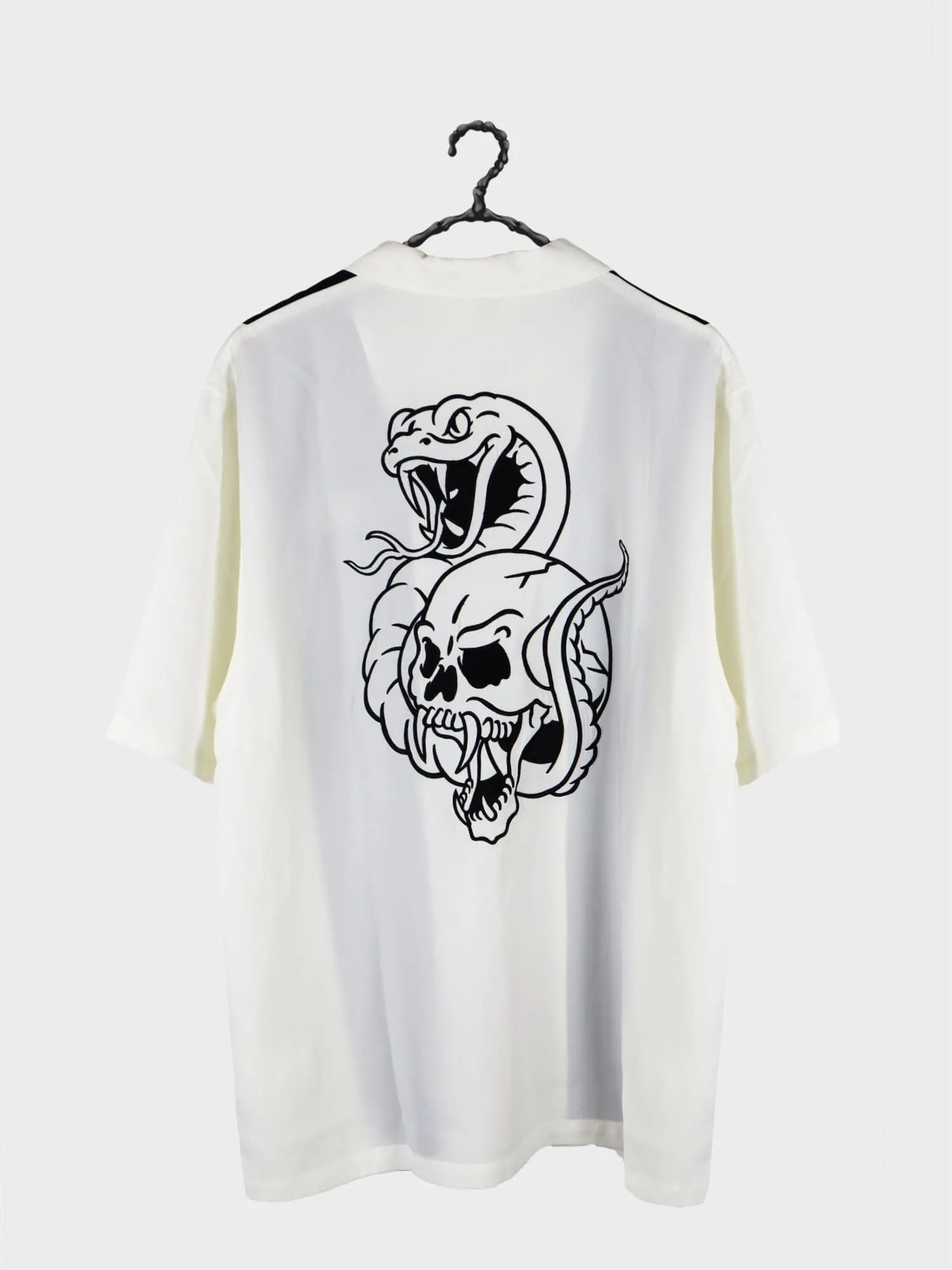BILLY BONES CLUB SKULL BOWLO SHIRT - WHITE/BLACK