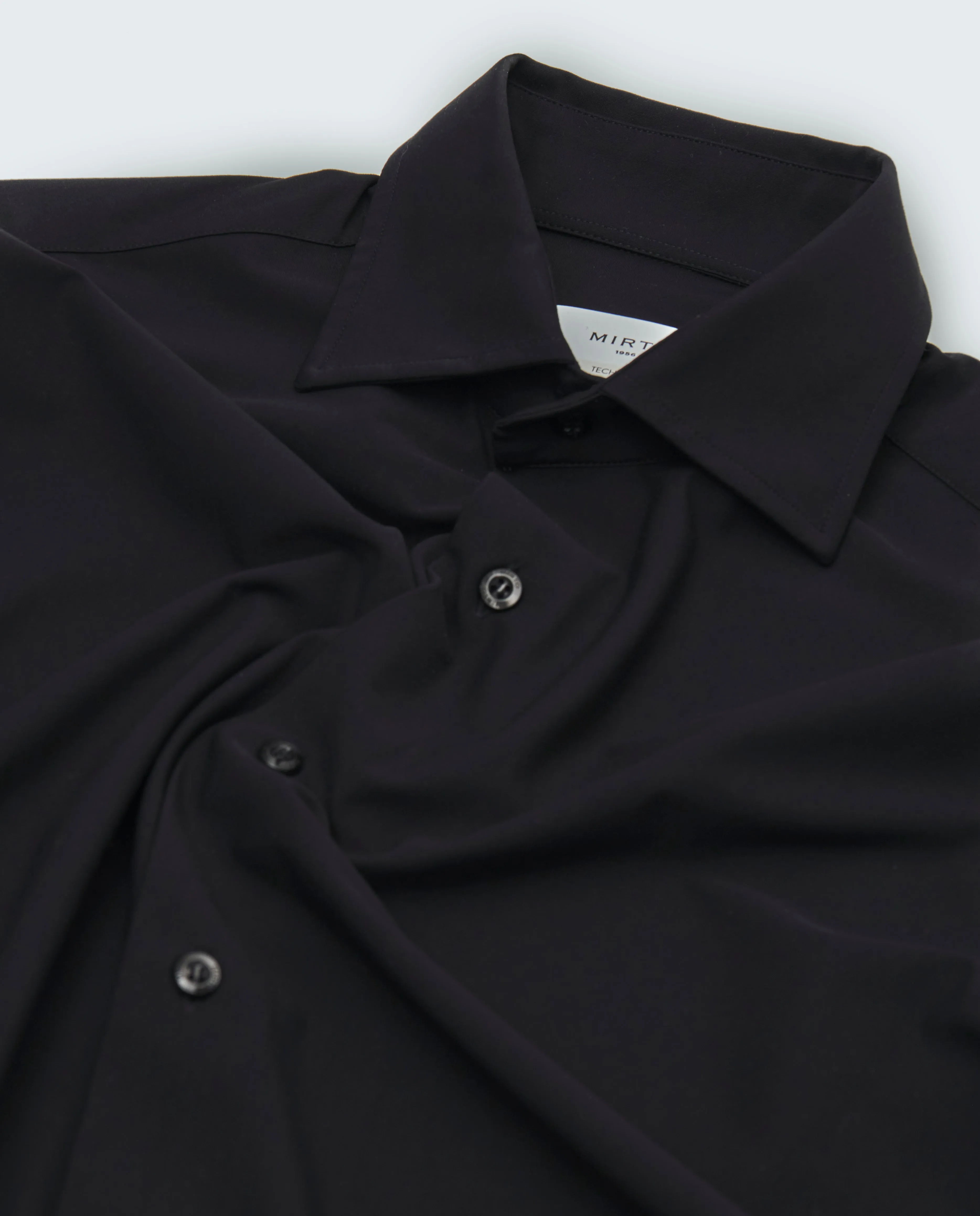 Camisa vestir técnica tailored fit negra