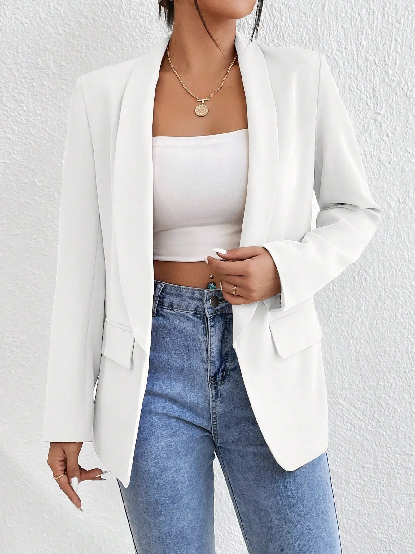 Cherry Vibes: Blazer Raffinéa de Cuello Chal en