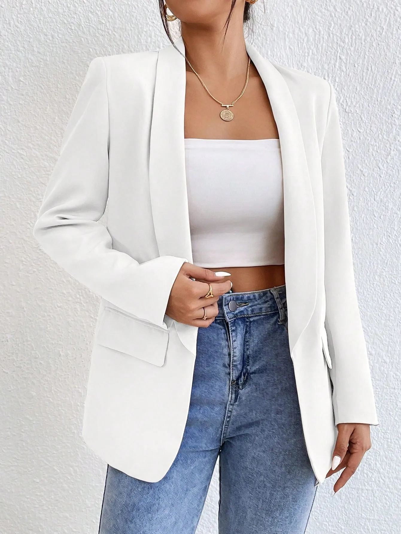 Cherry Vibes: Blazer Raffinéa de Cuello Chal en