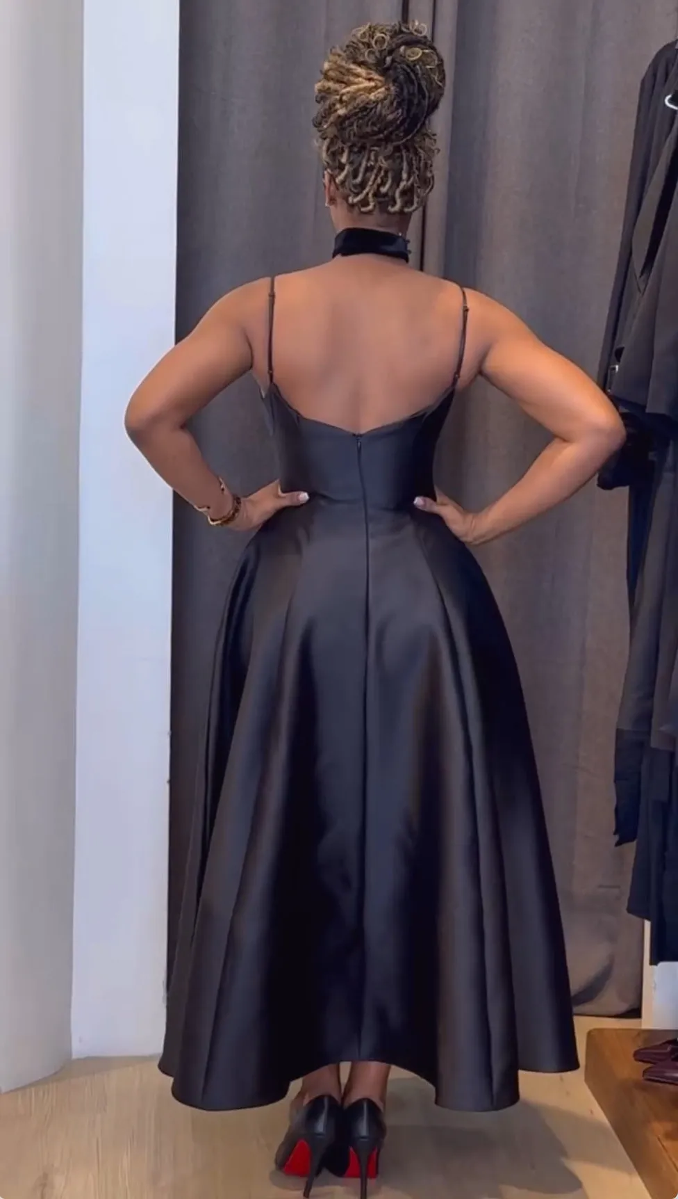 Elegant High-Waist A-Line Dress with Chic V-Neck Strap Design