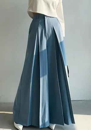 Elegant High-Waist Wide-Leg Pants with Sophisticated Pleated Detailing