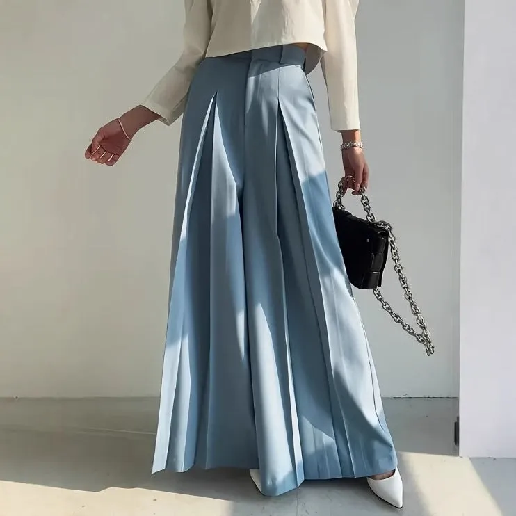 Elegant High-Waist Wide-Leg Pants with Sophisticated Pleated Detailing