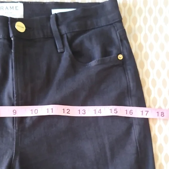 Frame Denim Women's Skinny Jeans Black. Le High Skinny. Size 28. Like New.