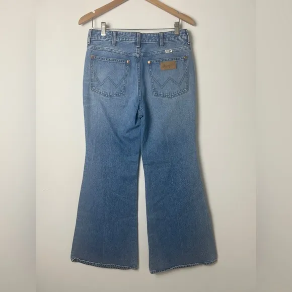 Free People X Wrangler Wanderer Medium Wash High Rise Flared Jeans Size 30x32