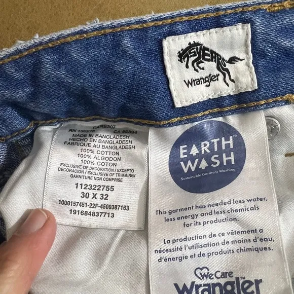 Free People X Wrangler Wanderer Medium Wash High Rise Flared Jeans Size 30x32