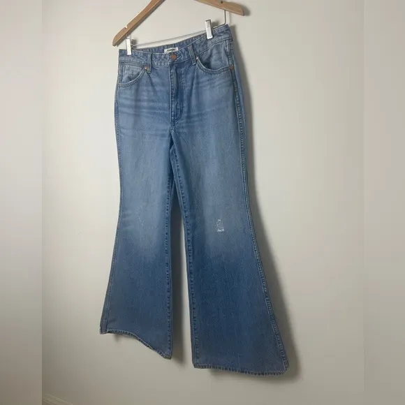 Free People X Wrangler Wanderer Medium Wash High Rise Flared Jeans Size 30x32