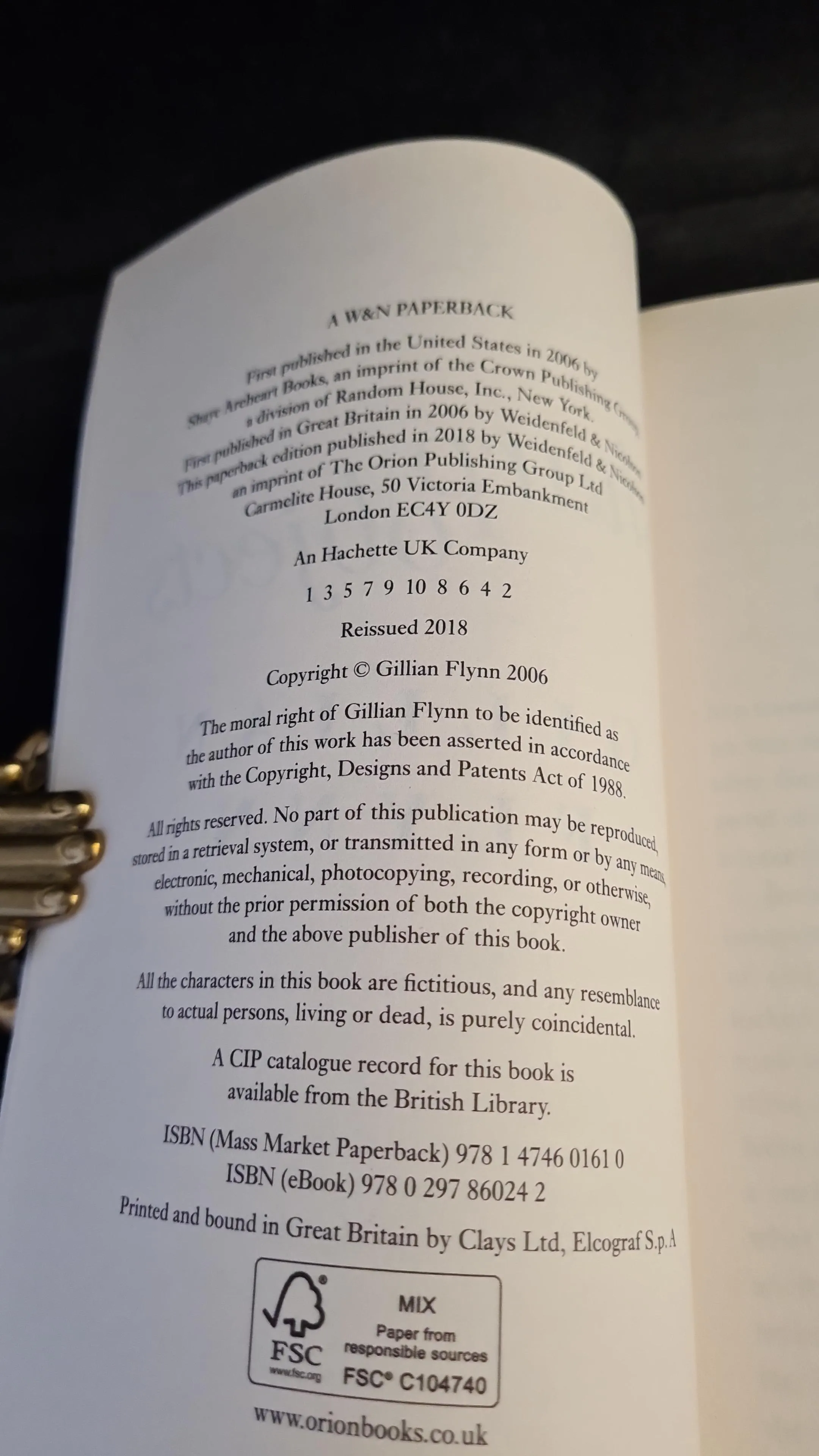 Gillian Flynn - Sharp Objects, Weidenfeld & Nicolson, 2018, Paperbacks