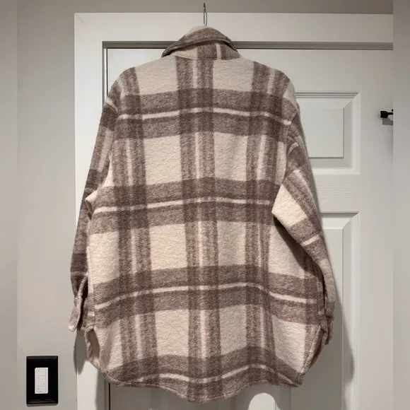 H&amp;M Women’s Camel/White/Brown Oversized Plaid Shacket Size L🤎🤍