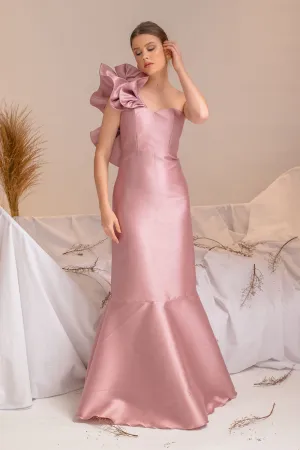 I DO BY ZOO SALAMANCA GOWN Sweetheart Cut Gown with Oversize Ruffle on Shoulder (Old Rose Gazar)