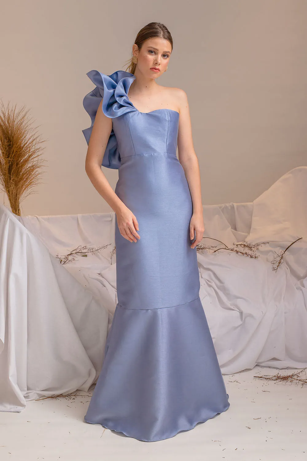 I DO BY ZOO SALAMANCA GOWN Sweetheart Cut Gown with Oversize Ruffle on Shoulder (Serenity Blue Gazar)