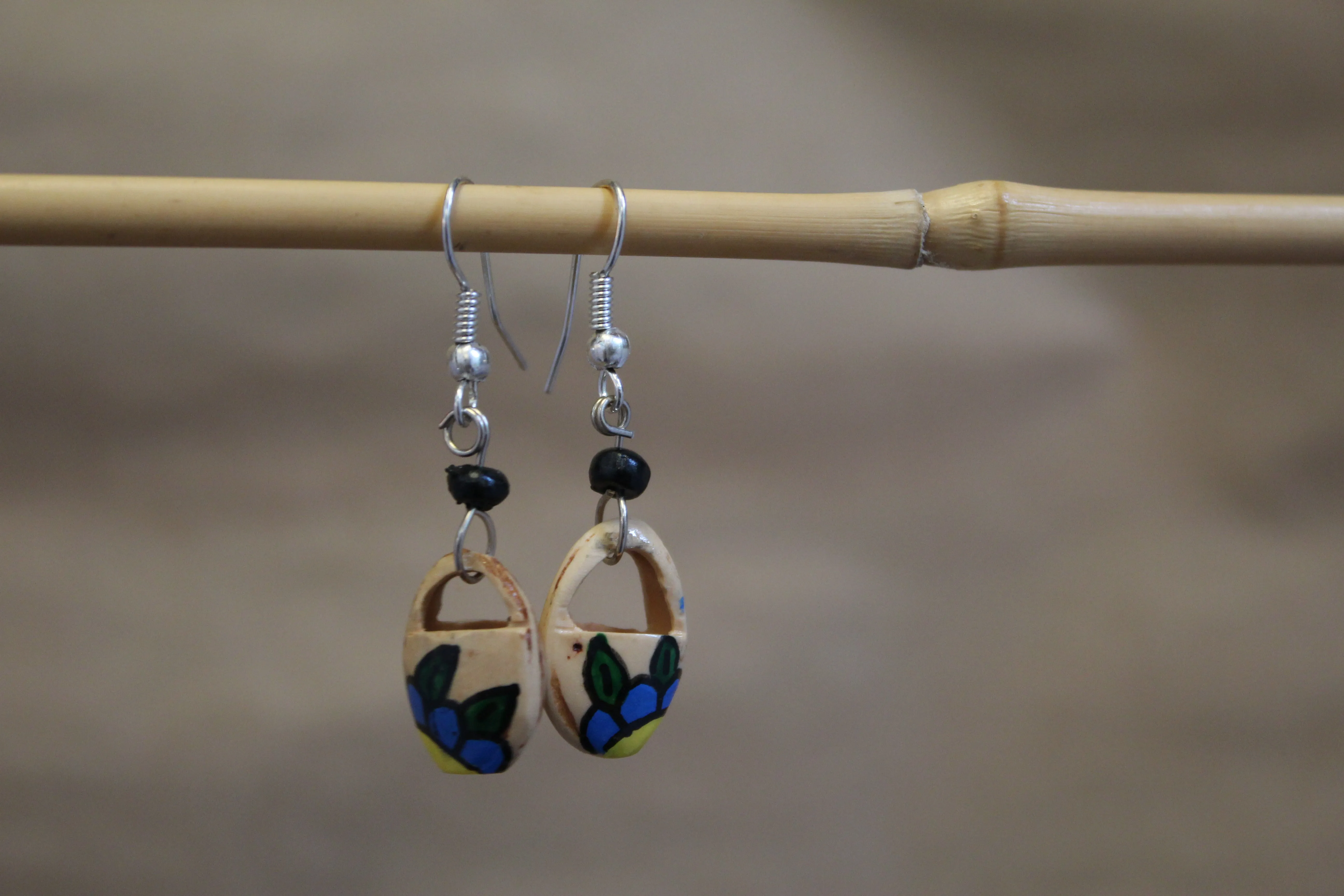 Jaraguá Carved Peace Basket Earrings