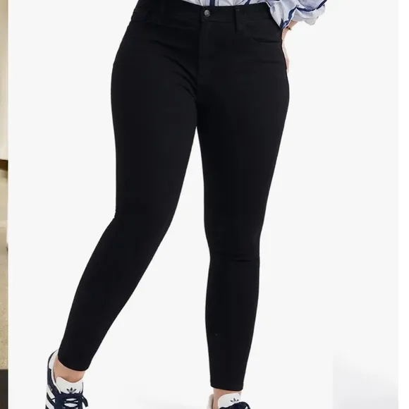 Madewell Black Roadtripper Jeans
