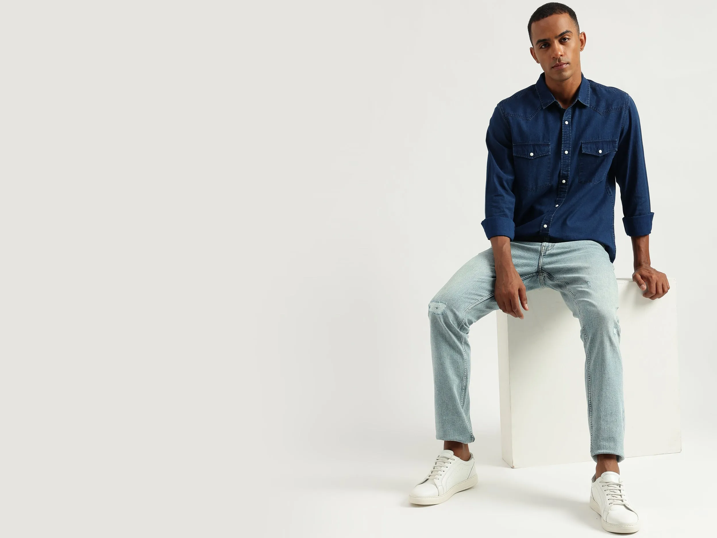 Men's Regular Fit Spread Collar Solid Shirts