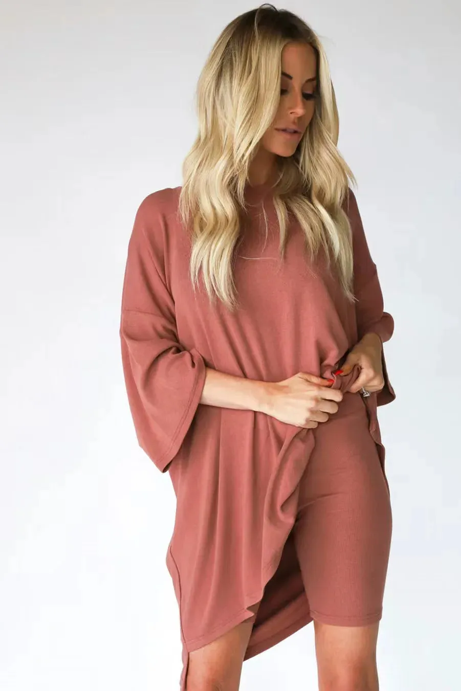 Nora® | Women's loungewear set: oversized T-shirt with cycling shorts, comfortable and versatile