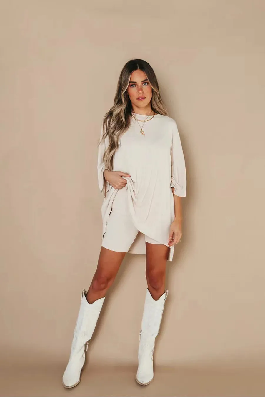 Nora® | Women's loungewear set: oversized T-shirt with cycling shorts, comfortable and versatile