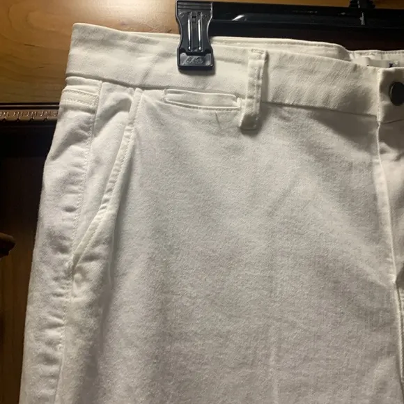 NWOT PAIGE Rianne High Waist White Cuffed Jeans in Size 33