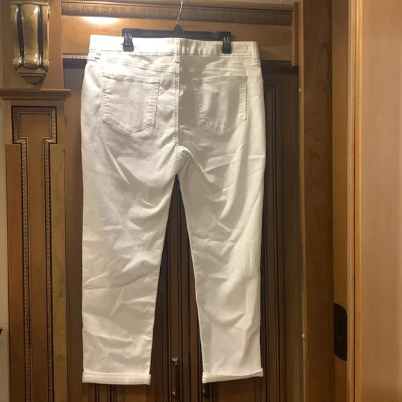 NWOT PAIGE Rianne High Waist White Cuffed Jeans in Size 33