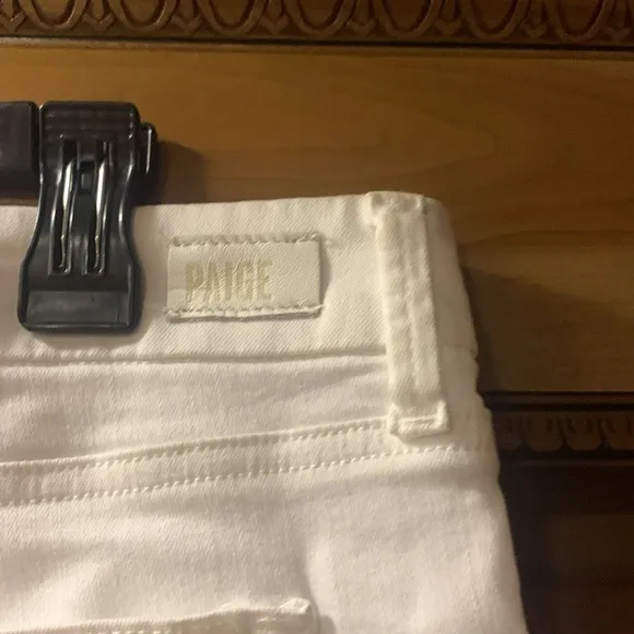 NWOT PAIGE Rianne High Waist White Cuffed Jeans in Size 33