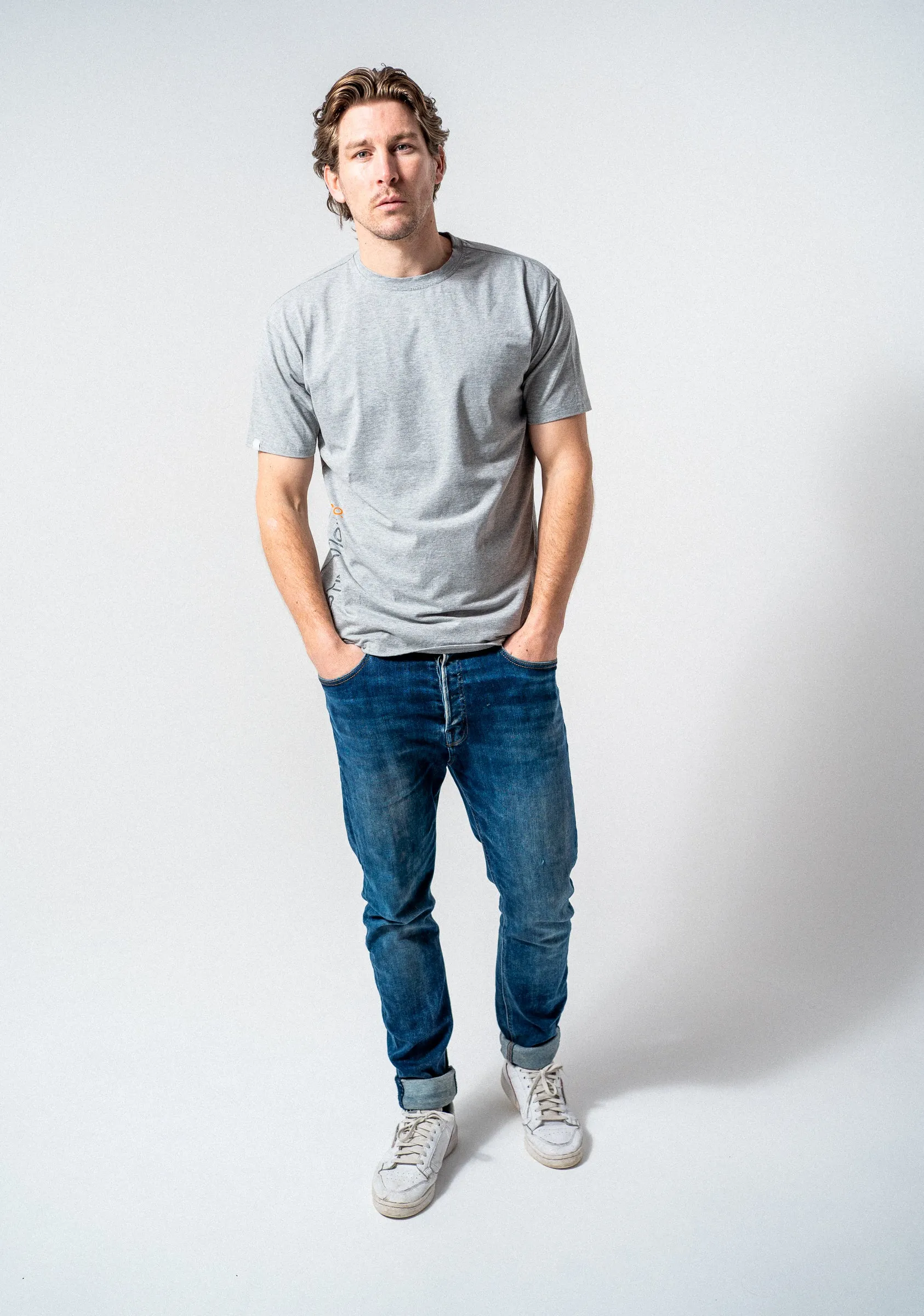 The Vertical - Classic fit T-shirt in Grey with Orange accents