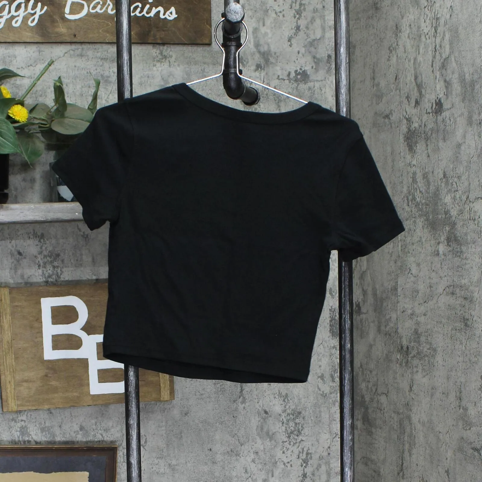 Wild Fable Womens Short Sleeve Fitted T-Shirt 84660360 Black M